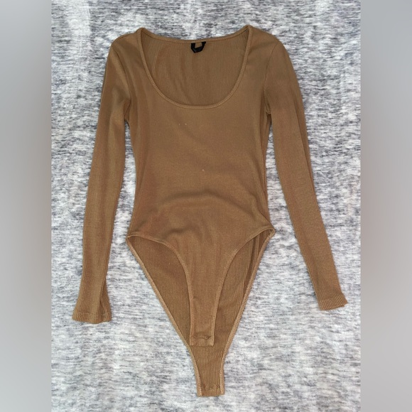 Bodysuits - Picture 7 of 9